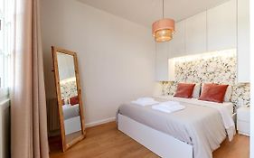 Santa Luzia Views - Modern City Centre Apartment With Iconic Views